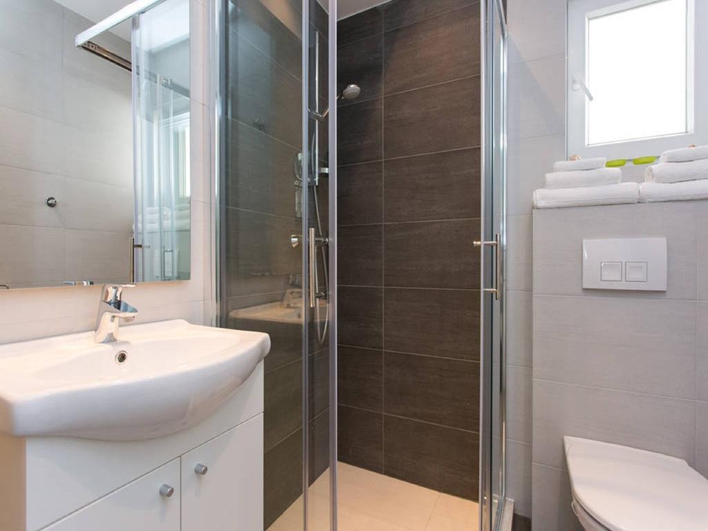 Guest House Mazuth Banjol Екстериор снимка