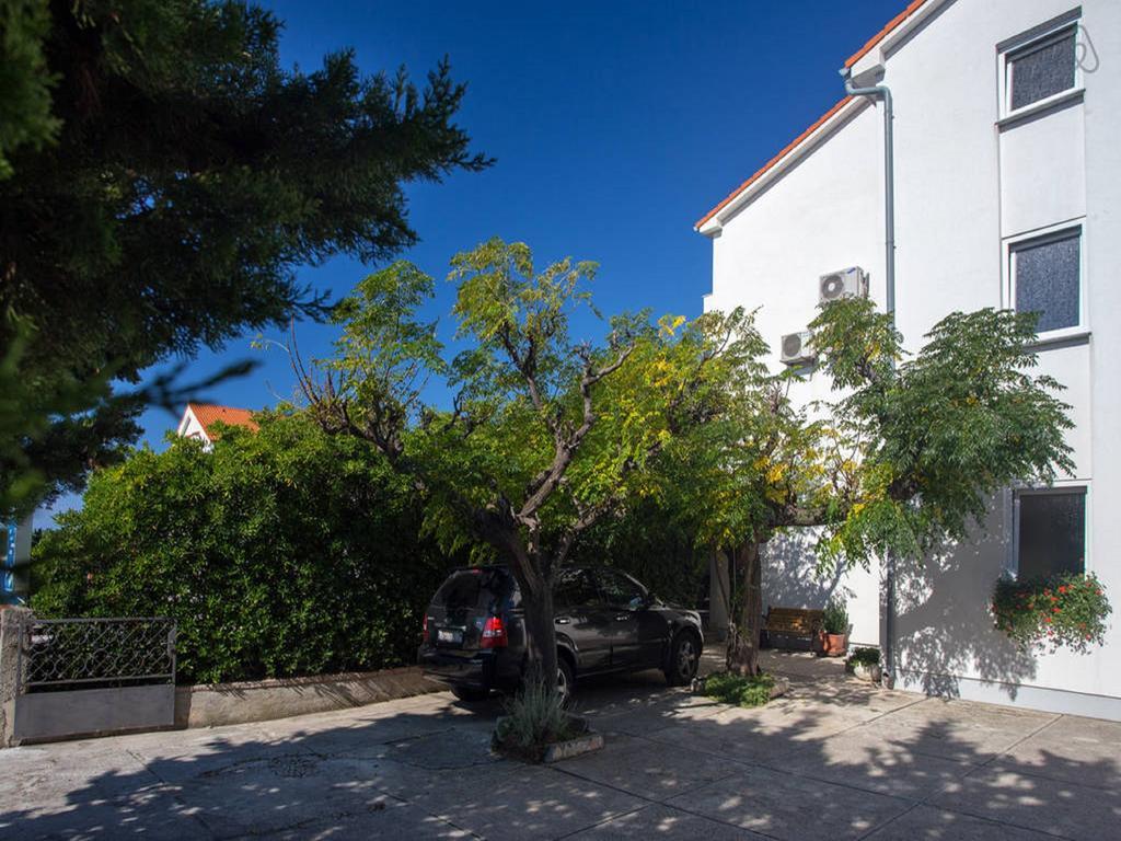 Guest House Mazuth Banjol Екстериор снимка